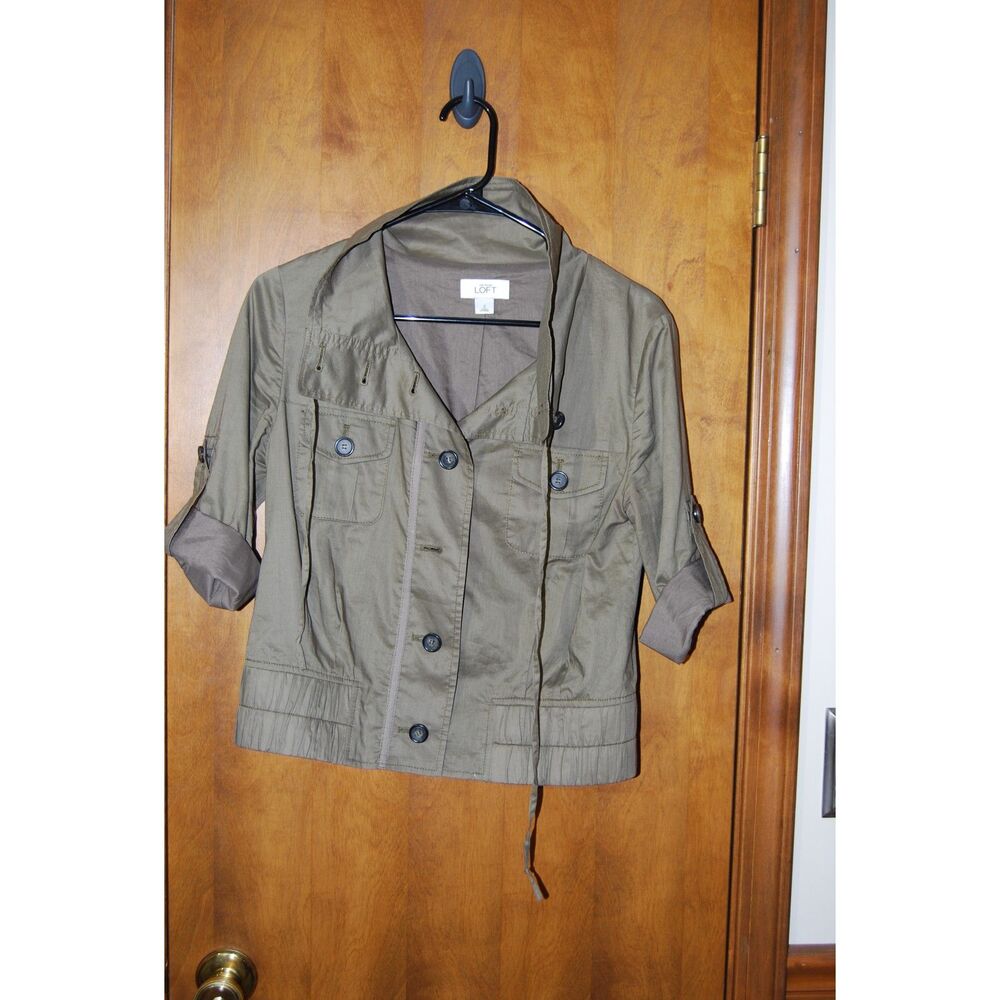LOFT OLIVE GREEN SHORT JACKET WOMENS SIZE SMALL